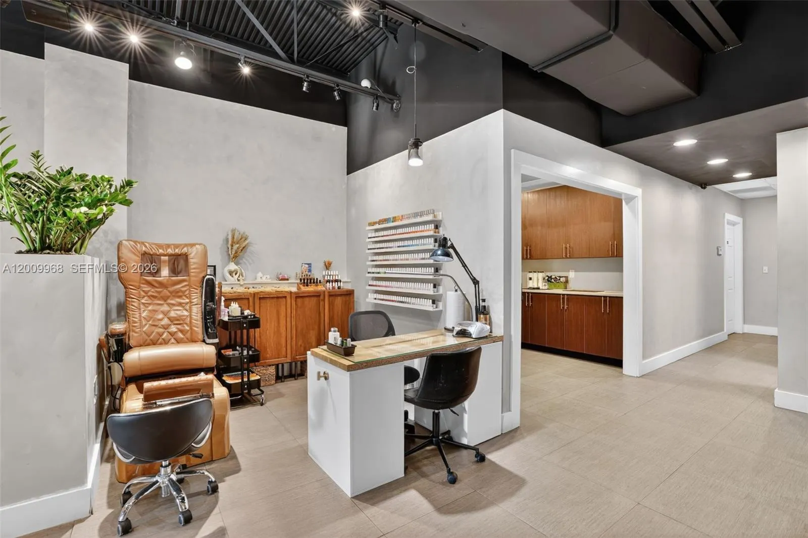 Turnkey Beauty Salon & Spa For Sale In Palmett, Palmetto Bay, Florida 33157, ,Business Opportunity,For Sale,Turnkey Beauty Salon & Spa For Sale In Palmett,A12009968