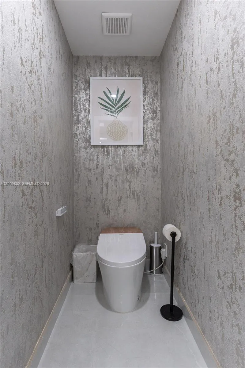 5601 N Ocean Dr 5601, Hollywood, Florida 33019, Hollywood, Florida 33019, 5 Bedrooms Bedrooms, ,4 BathroomsBathrooms,Residential Lease,For Rent,5601 N Ocean Dr 5601, Hollywood, Florida 33019,A12009882