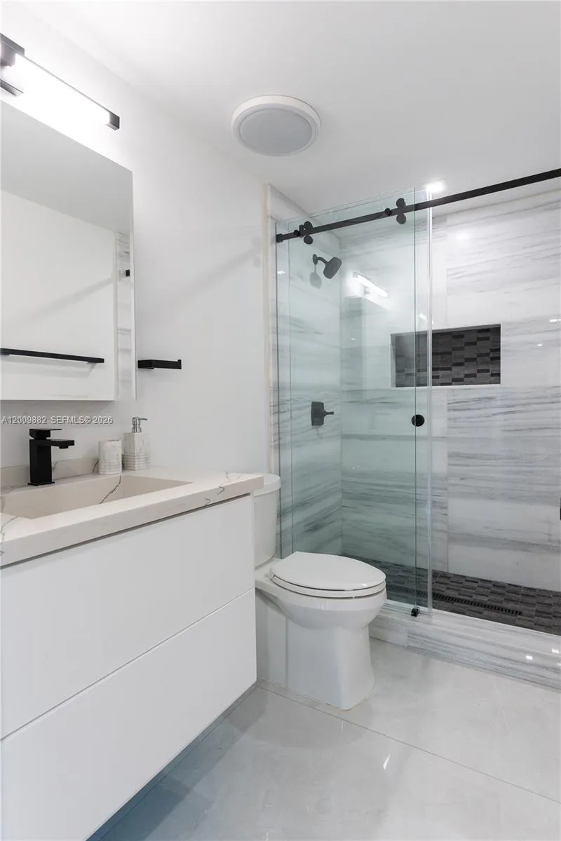 5601 N Ocean Dr 5601, Hollywood, Florida 33019, Hollywood, Florida 33019, 5 Bedrooms Bedrooms, ,4 BathroomsBathrooms,Residential Lease,For Rent,5601 N Ocean Dr 5601, Hollywood, Florida 33019,A12009882