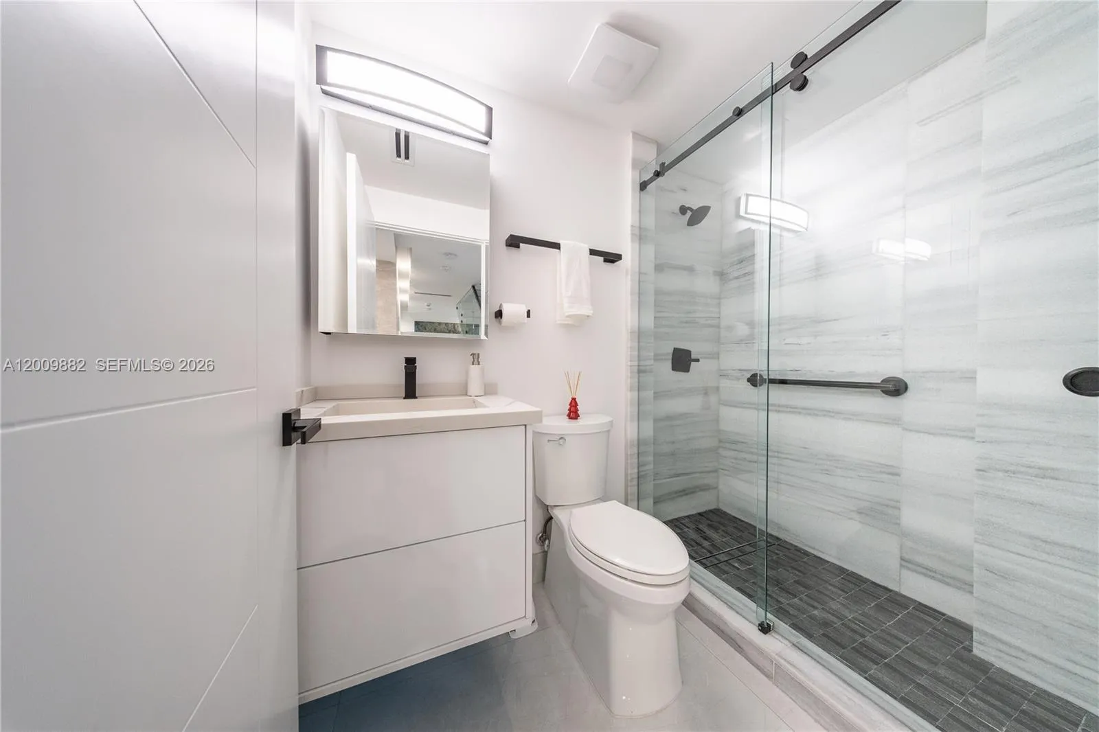 5601 N Ocean Dr 5601, Hollywood, Florida 33019, Hollywood, Florida 33019, 5 Bedrooms Bedrooms, ,4 BathroomsBathrooms,Residential Lease,For Rent,5601 N Ocean Dr 5601, Hollywood, Florida 33019,A12009882