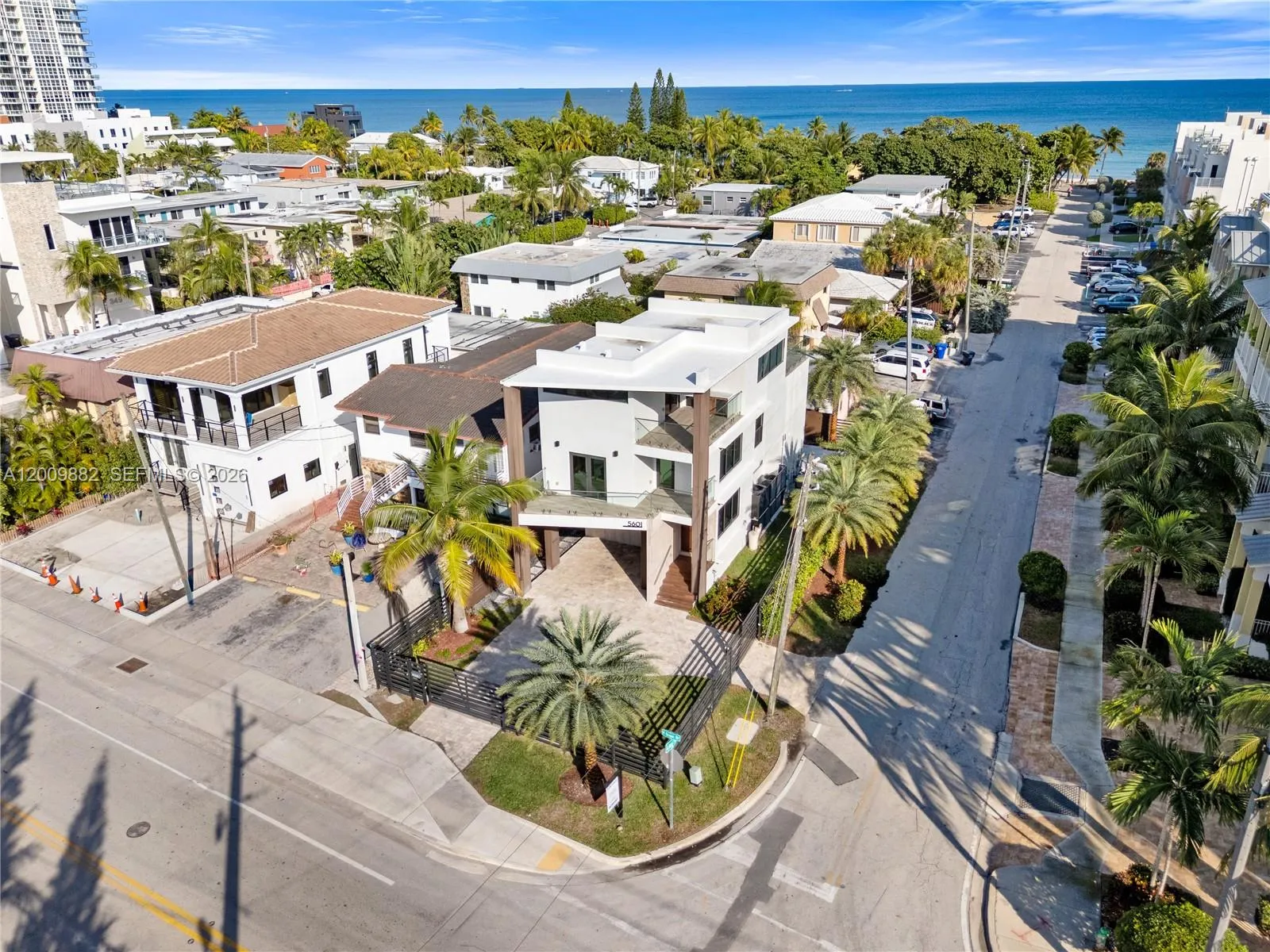 5601 N Ocean Dr 5601, Hollywood, Florida 33019, Hollywood, Florida 33019, 5 Bedrooms Bedrooms, ,4 BathroomsBathrooms,Residential Lease,For Rent,5601 N Ocean Dr 5601, Hollywood, Florida 33019,A12009882