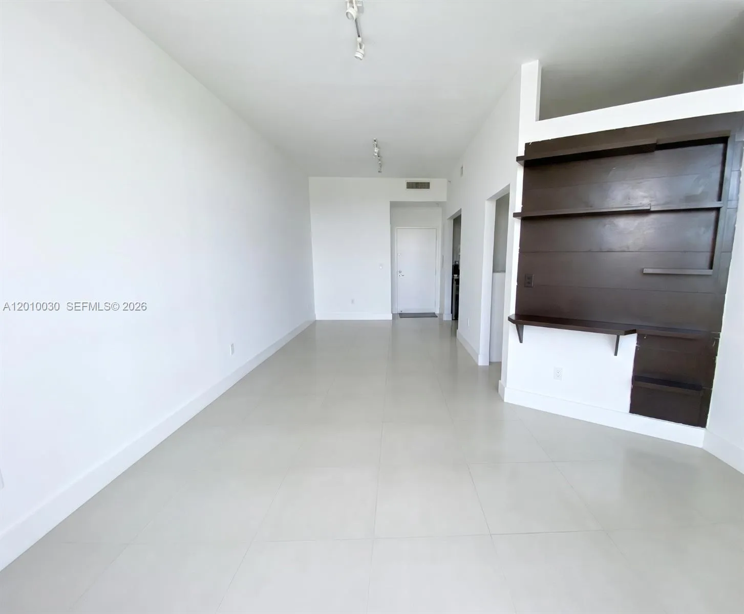 2829 Indian Creek Dr 1405, Miami Beach, Florida 33, Miami Beach, Florida 33140, 1 Bedroom Bedrooms, ,1 BathroomBathrooms,Residential Lease,For Rent,2829 Indian Creek Dr 1405, Miami Beach, Florida 33,A12010030