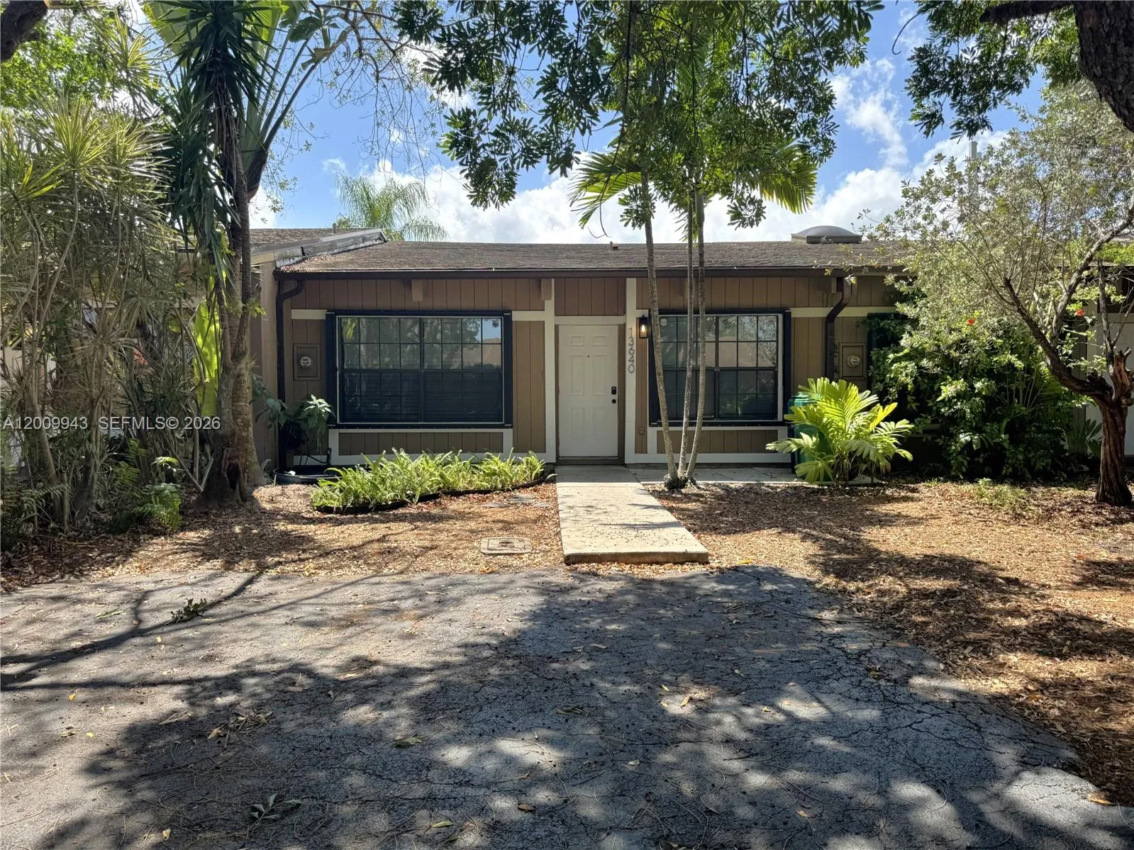 13640 Sw 102nd Ln 13640, Miami, Florida 33186, Miami, Florida 33186, 2 Bedrooms Bedrooms, ,2 BathroomsBathrooms,Residential Lease,For Rent,13640 Sw 102nd Ln 13640, Miami, Florida 33186,A12009943