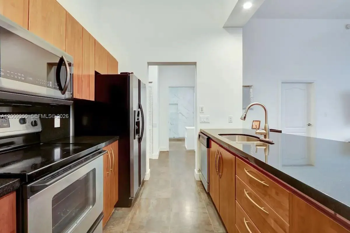 1200 Brickell Bay Dr 1404, Miami, Florida 33131, Miami, Florida 33131, 2 Bedrooms Bedrooms, ,1 BathroomBathrooms,Residential,For Sale,1200 Brickell Bay Dr 1404, Miami, Florida 33131,A12009950