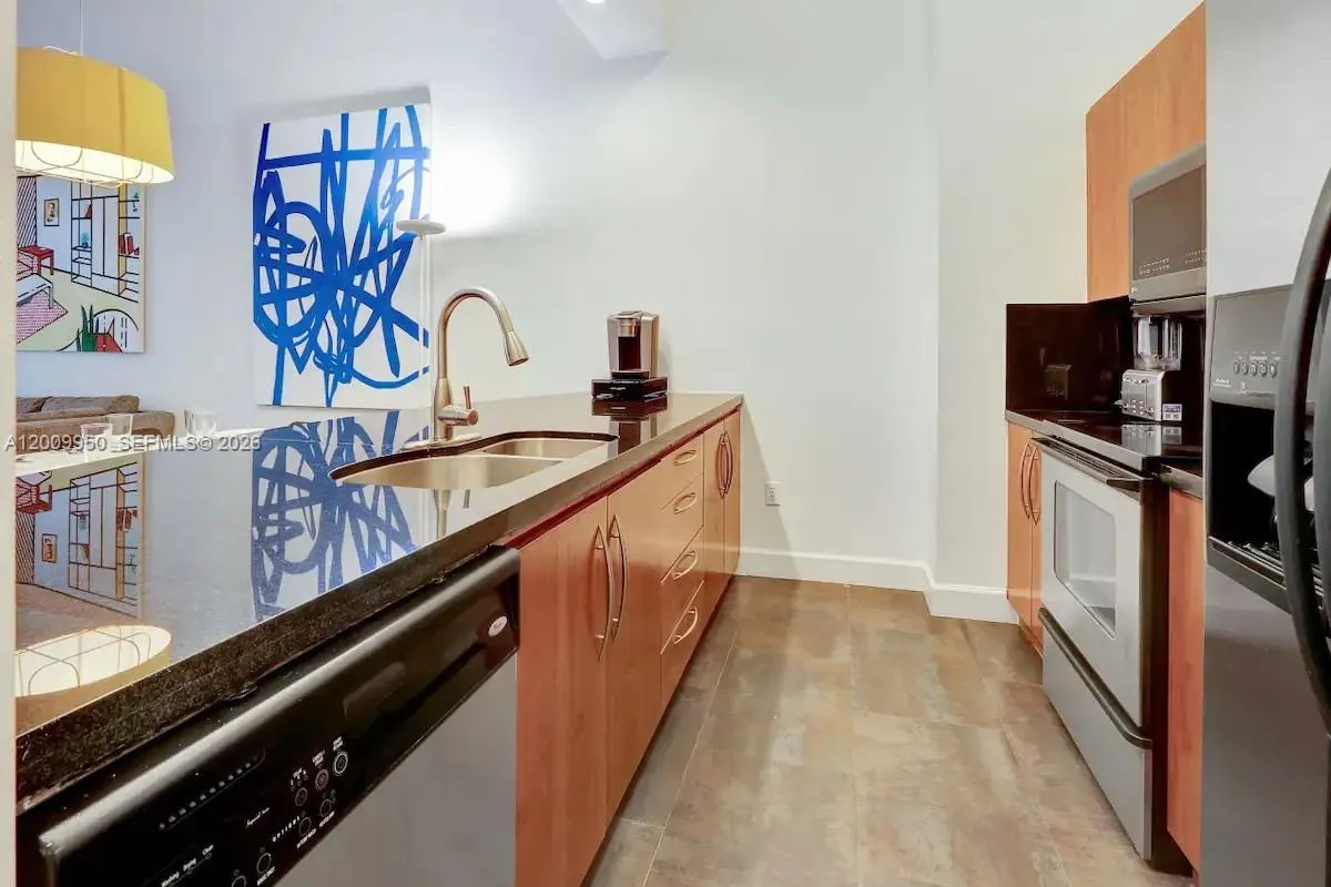 1200 Brickell Bay Dr 1404, Miami, Florida 33131, Miami, Florida 33131, 2 Bedrooms Bedrooms, ,1 BathroomBathrooms,Residential,For Sale,1200 Brickell Bay Dr 1404, Miami, Florida 33131,A12009950