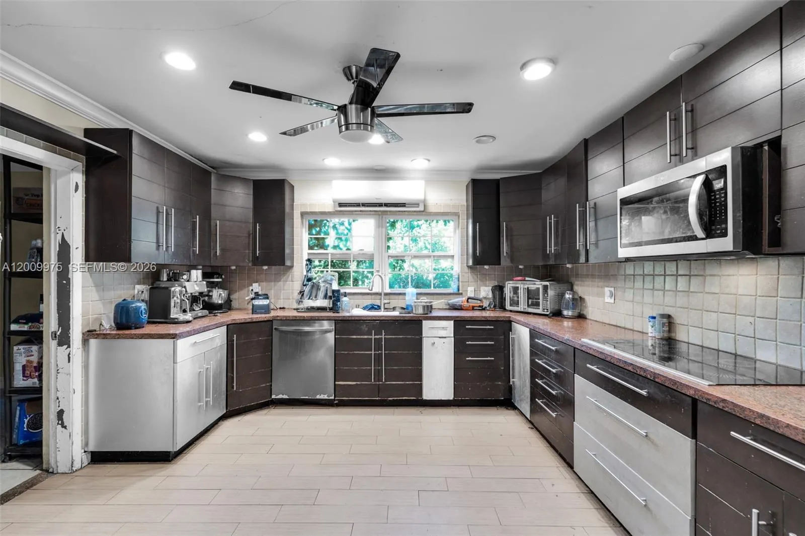 4351 Sw 25th St, Fort Lauderdale, Florida 33317, Fort Lauderdale, Florida 33317, 6 Bedrooms Bedrooms, ,7 BathroomsBathrooms,Residential,For Sale,4351 Sw 25th St, Fort Lauderdale, Florida 33317,A12009975