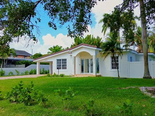 1435 Grant St, Hollywood, Florida 33020, Hollywood, Florida 33020, 4 Bedrooms Bedrooms, ,2 BathroomsBathrooms,Residential,For Sale,1435 Grant St, Hollywood, Florida 33020,A12009934