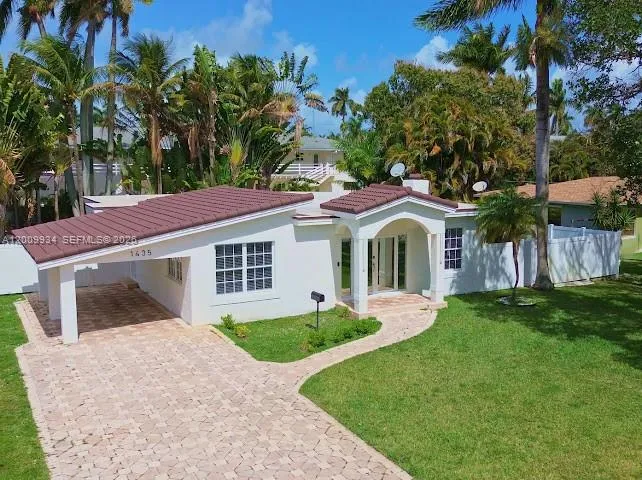 1435 Grant St, Hollywood, Florida 33020, Hollywood, Florida 33020, 4 Bedrooms Bedrooms, ,2 BathroomsBathrooms,Residential,For Sale,1435 Grant St, Hollywood, Florida 33020,A12009934