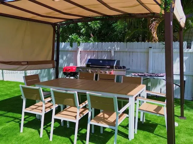 1435 Grant St, Hollywood, Florida 33020, Hollywood, Florida 33020, 4 Bedrooms Bedrooms, ,2 BathroomsBathrooms,Residential,For Sale,1435 Grant St, Hollywood, Florida 33020,A12009934