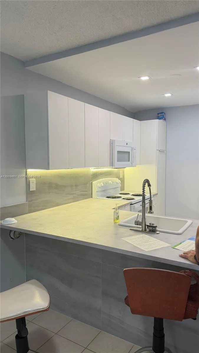 16465 Ne 22nd Ave 105, North Miami Beach, Florida, North Miami Beach, Florida 33160, 1 Bedroom Bedrooms, ,1 BathroomBathrooms,Residential Lease,For Rent,16465 Ne 22nd Ave 105, North Miami Beach, Florida ,A12009861
