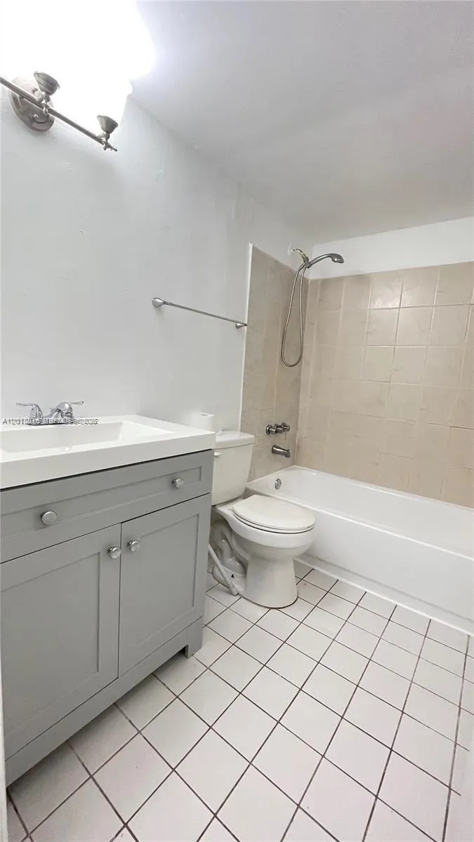 271 Nw 177th St B-104, Miami Gardens, Florida 3316, Miami Gardens, Florida 33169, ,1 BathroomBathrooms,Residential,For Sale,271 Nw 177th St B-104, Miami Gardens, Florida 3316,A12010016