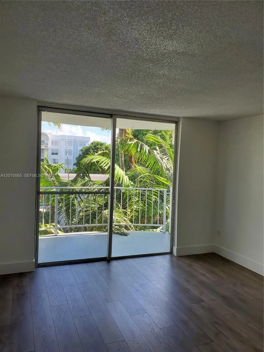 496 Nw 165th St Rd D-412, Miami, Florida 33169, Miami, Florida 33169, 2 Bedrooms Bedrooms, ,2 BathroomsBathrooms,Residential Lease,For Rent,496 Nw 165th St Rd D-412, Miami, Florida 33169,A12010065