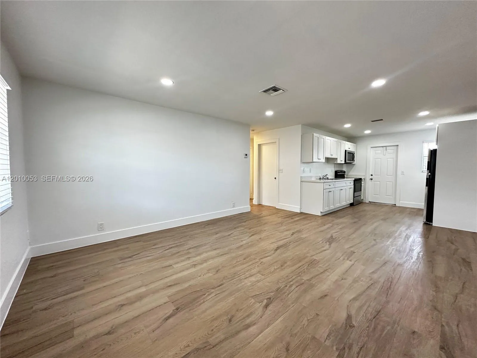 128 Nw 2nd Ave A, Hallandale Beach, Florida 33009, Hallandale Beach, Florida 33009, 2 Bedrooms Bedrooms, ,2 BathroomsBathrooms,Residential Lease,For Rent,128 Nw 2nd Ave A, Hallandale Beach, Florida 33009,A12010053