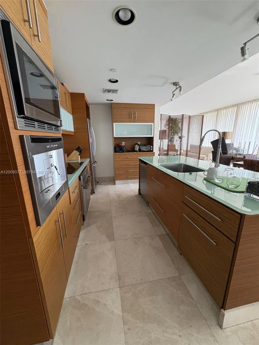 5875 Collins Ave 708, Miami Beach, Florida 33140, Miami Beach, Florida 33140, 3 Bedrooms Bedrooms, ,3 BathroomsBathrooms,Residential,For Sale,5875 Collins Ave 708, Miami Beach, Florida 33140,A12009377