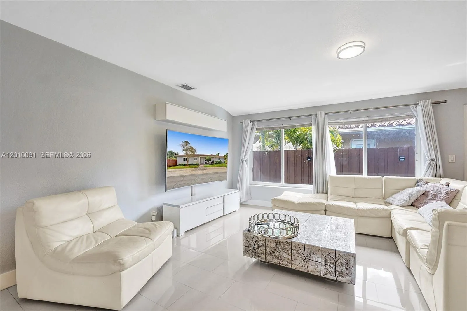 1146 Ne 17th Ter 1146, Fort Lauderdale, Florida 33, Fort Lauderdale, Florida 33304, 4 Bedrooms Bedrooms, ,3 BathroomsBathrooms,Residential Lease,For Rent,1146 Ne 17th Ter 1146, Fort Lauderdale, Florida 33,A12010091