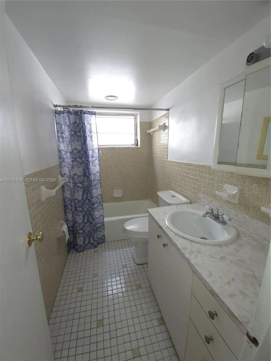 1826 Cleveland St 3, Hollywood, Florida 33020, Hollywood, Florida 33020, 1 Bedroom Bedrooms, ,1 BathroomBathrooms,Residential Lease,For Rent,1826 Cleveland St 3, Hollywood, Florida 33020,A12010100