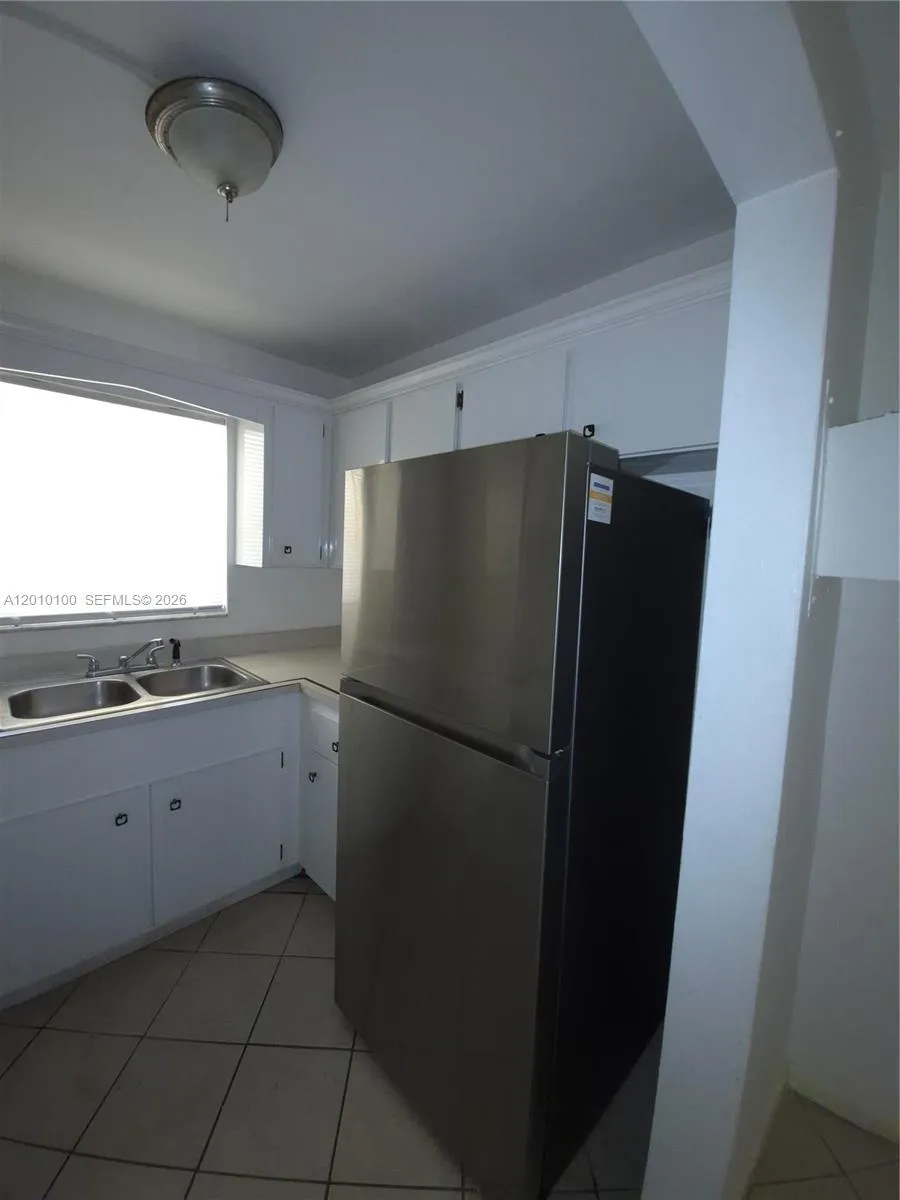 1826 Cleveland St 3, Hollywood, Florida 33020, Hollywood, Florida 33020, 1 Bedroom Bedrooms, ,1 BathroomBathrooms,Residential Lease,For Rent,1826 Cleveland St 3, Hollywood, Florida 33020,A12010100