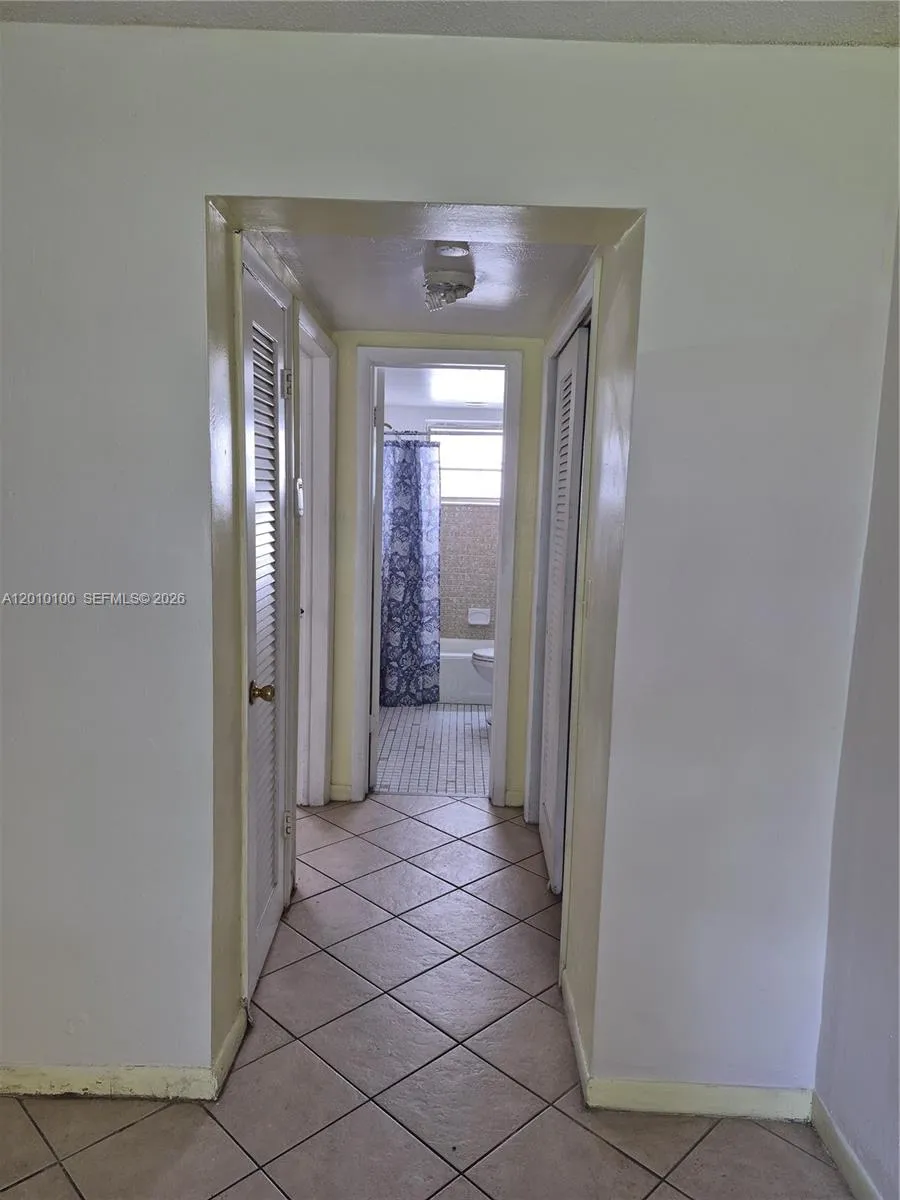 1826 Cleveland St 3, Hollywood, Florida 33020, Hollywood, Florida 33020, 1 Bedroom Bedrooms, ,1 BathroomBathrooms,Residential Lease,For Rent,1826 Cleveland St 3, Hollywood, Florida 33020,A12010100