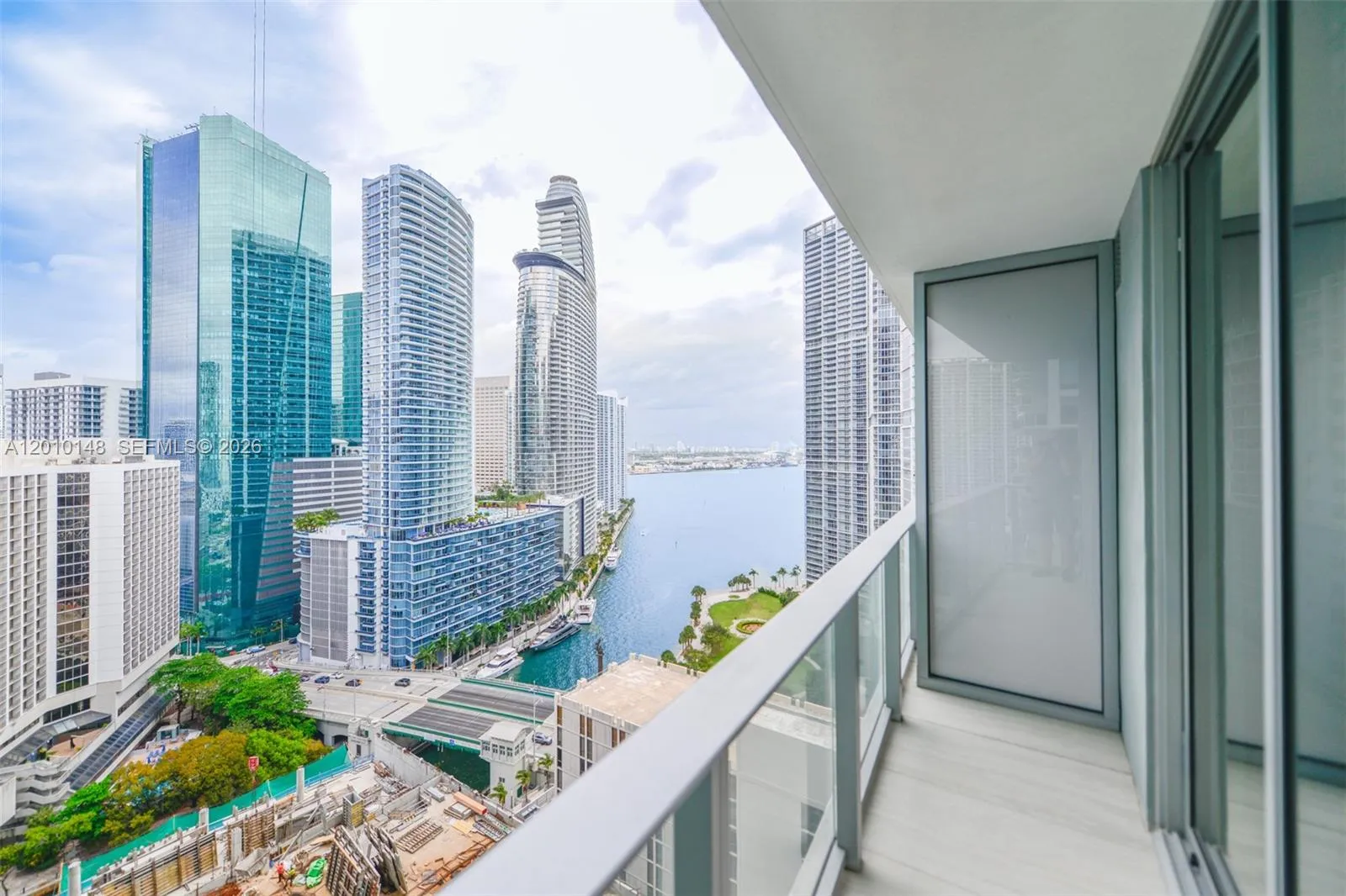 77 Se 5 Street 2604, Miami, Florida 33131, Miami, Florida 33131, ,1 BathroomBathrooms,Residential Lease,For Rent,77 Se 5 Street 2604, Miami, Florida 33131,A12010148