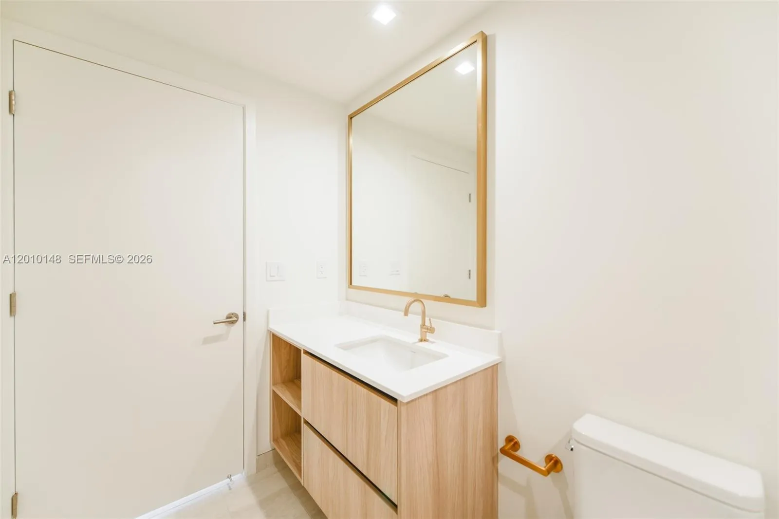 77 Se 5 Street 2604, Miami, Florida 33131, Miami, Florida 33131, ,1 BathroomBathrooms,Residential Lease,For Rent,77 Se 5 Street 2604, Miami, Florida 33131,A12010148