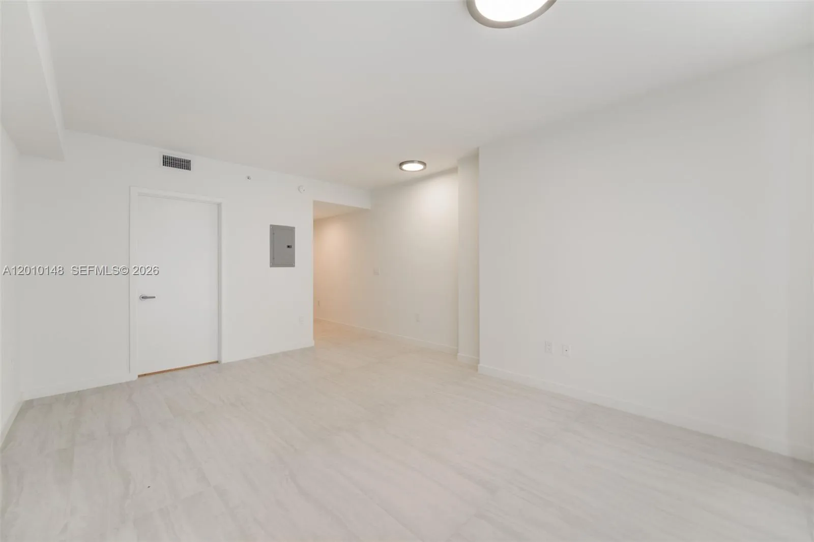 77 Se 5 Street 2604, Miami, Florida 33131, Miami, Florida 33131, ,1 BathroomBathrooms,Residential Lease,For Rent,77 Se 5 Street 2604, Miami, Florida 33131,A12010148