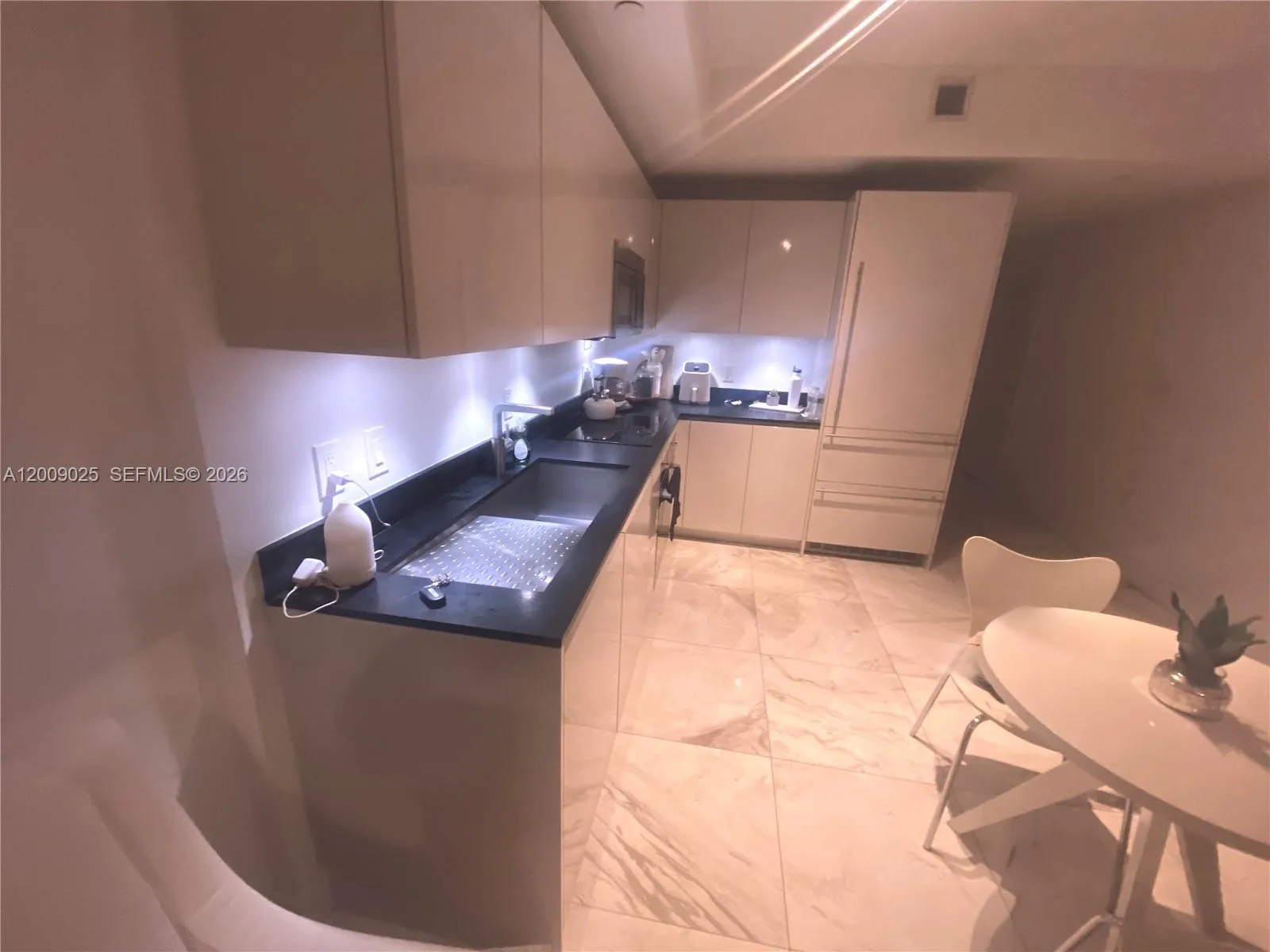 1010 Brickell Ave 2910, Miami, Florida 33131, Miami, Florida 33131, ,1 BathroomBathrooms,Residential Lease,For Rent,1010 Brickell Ave 2910, Miami, Florida 33131,A12009025