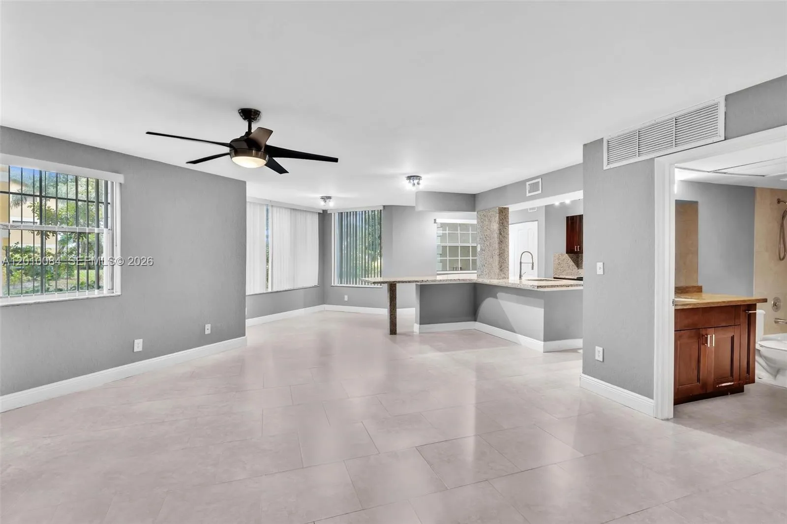 2881 N Oakland Forest Dr 105, Oakland Park, Florid, Oakland Park, Florida 33309, 2 Bedrooms Bedrooms, ,2 BathroomsBathrooms,Residential Lease,For Rent,2881 N Oakland Forest Dr 105, Oakland Park, Florid,A12010084