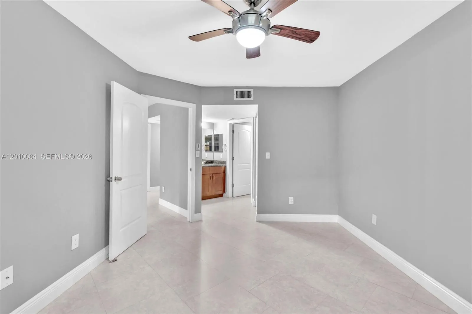 2881 N Oakland Forest Dr 105, Oakland Park, Florid, Oakland Park, Florida 33309, 2 Bedrooms Bedrooms, ,2 BathroomsBathrooms,Residential Lease,For Rent,2881 N Oakland Forest Dr 105, Oakland Park, Florid,A12010084