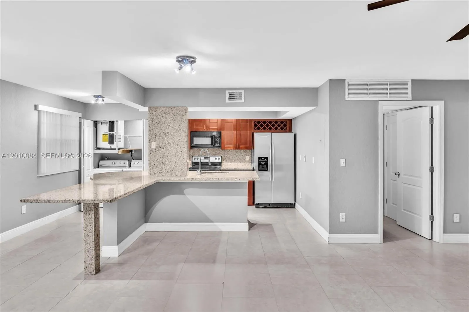 2881 N Oakland Forest Dr 105, Oakland Park, Florid, Oakland Park, Florida 33309, 2 Bedrooms Bedrooms, ,2 BathroomsBathrooms,Residential Lease,For Rent,2881 N Oakland Forest Dr 105, Oakland Park, Florid,A12010084