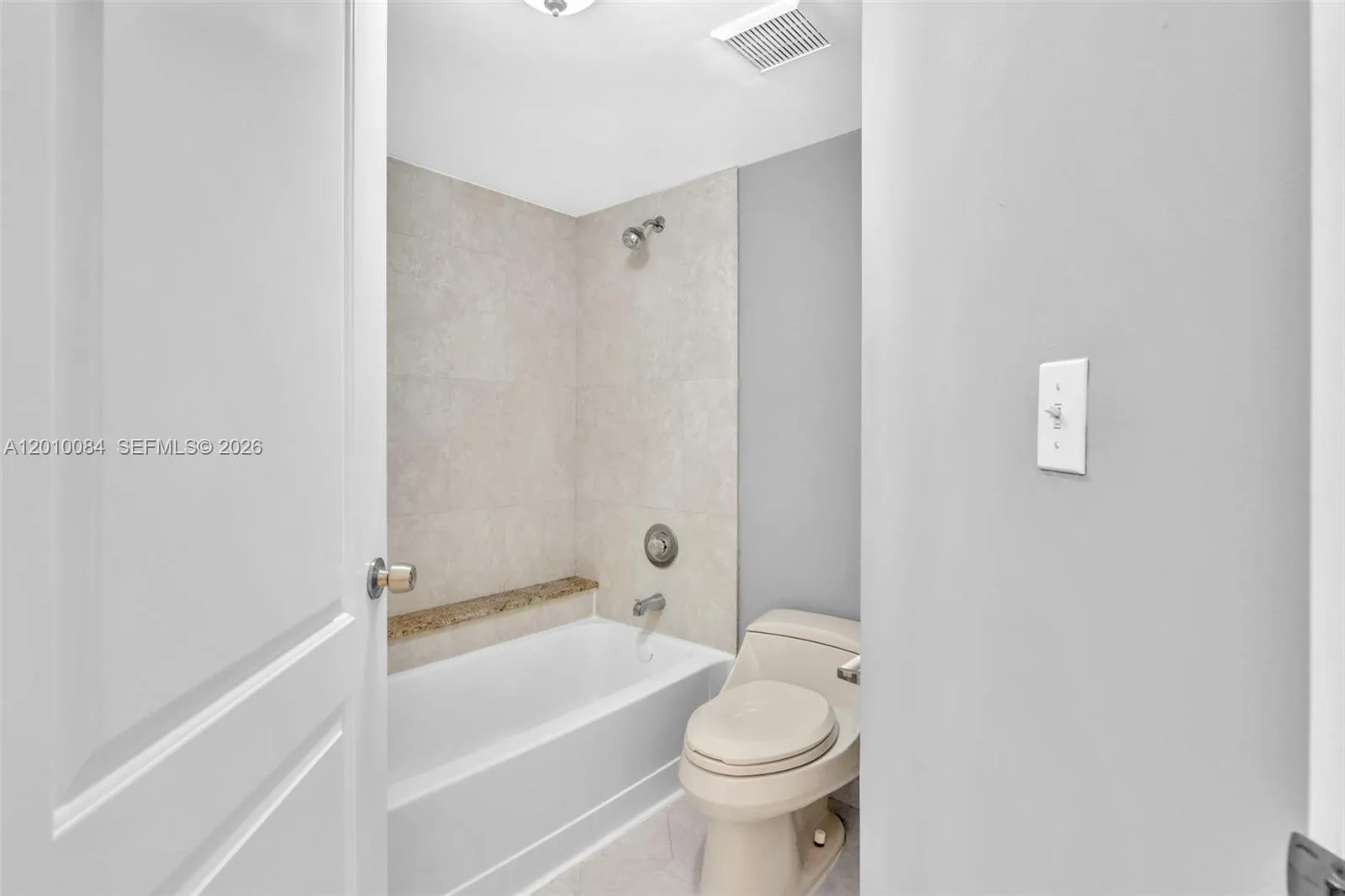 2881 N Oakland Forest Dr 105, Oakland Park, Florid, Oakland Park, Florida 33309, 2 Bedrooms Bedrooms, ,2 BathroomsBathrooms,Residential Lease,For Rent,2881 N Oakland Forest Dr 105, Oakland Park, Florid,A12010084