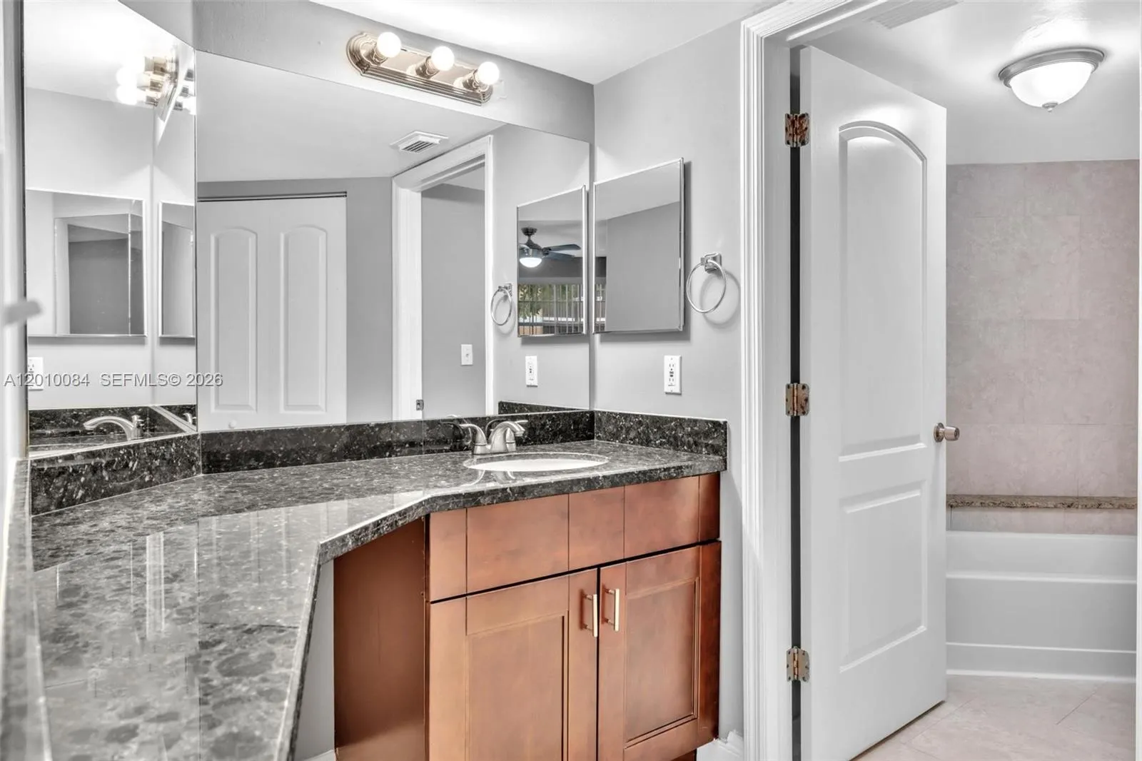 2881 N Oakland Forest Dr 105, Oakland Park, Florid, Oakland Park, Florida 33309, 2 Bedrooms Bedrooms, ,2 BathroomsBathrooms,Residential Lease,For Rent,2881 N Oakland Forest Dr 105, Oakland Park, Florid,A12010084