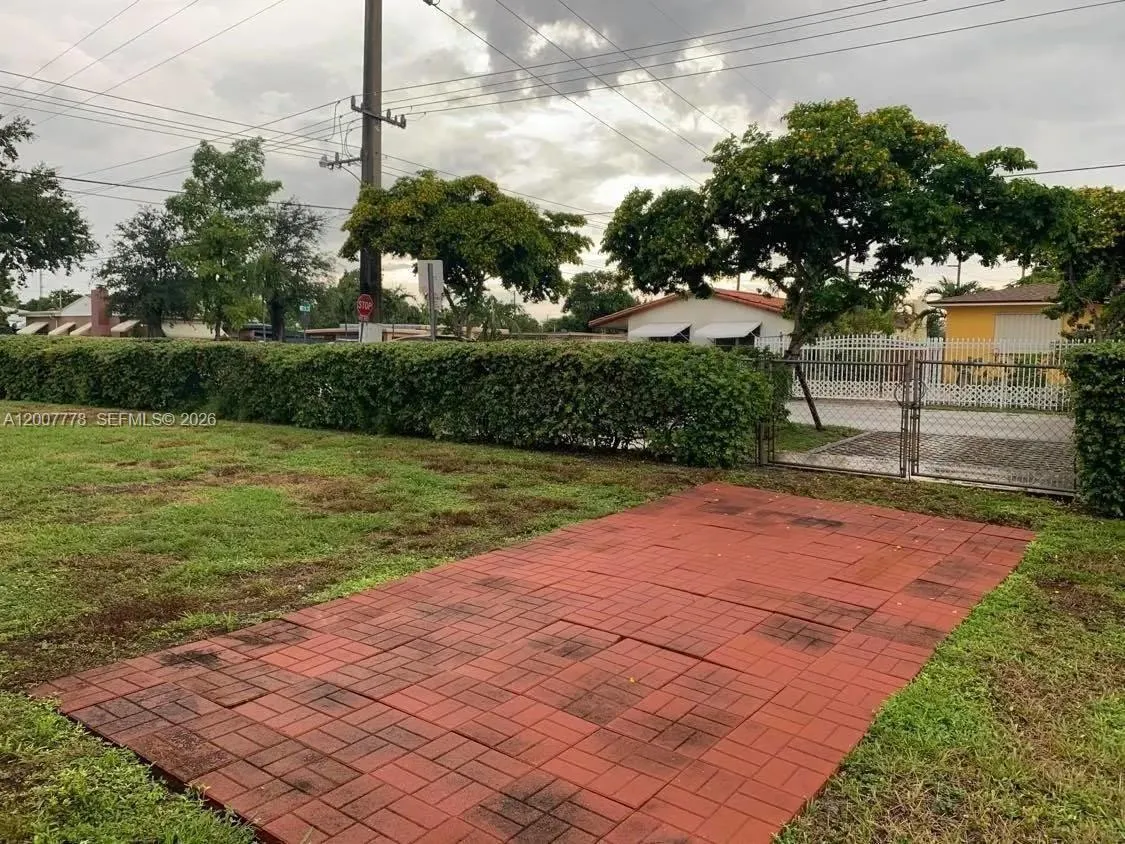 4289 Nw 5th St, Miami, Florida 33126, Miami, Florida 33126, 3 Bedrooms Bedrooms, ,1 BathroomBathrooms,Residential,For Sale,4289 Nw 5th St, Miami, Florida 33126,A12007778