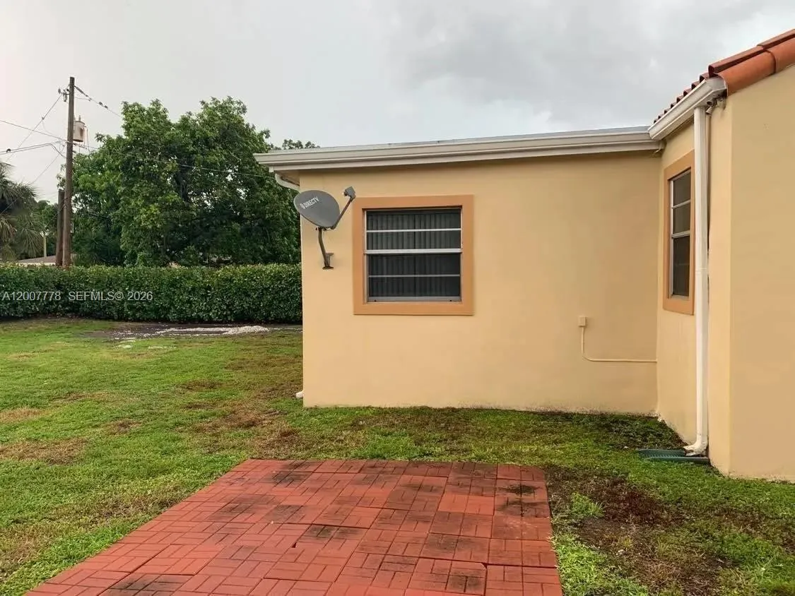 4289 Nw 5th St, Miami, Florida 33126, Miami, Florida 33126, 3 Bedrooms Bedrooms, ,1 BathroomBathrooms,Residential,For Sale,4289 Nw 5th St, Miami, Florida 33126,A12007778