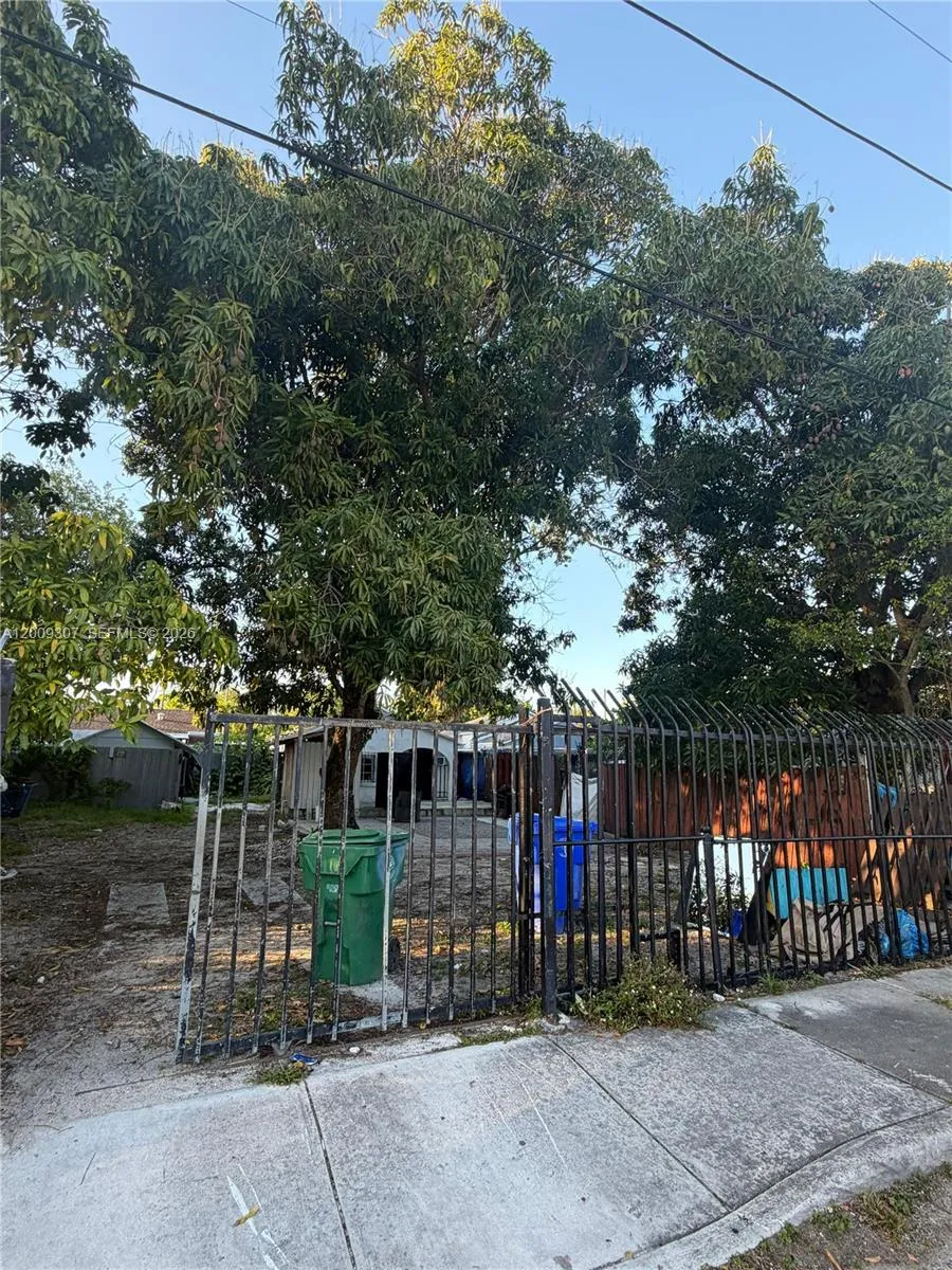 1111 Nw 26th St, Miami, Florida 33127, Miami, Florida 33127, ,Residential Income,For Sale,1111 Nw 26th St, Miami, Florida 33127,A12009307