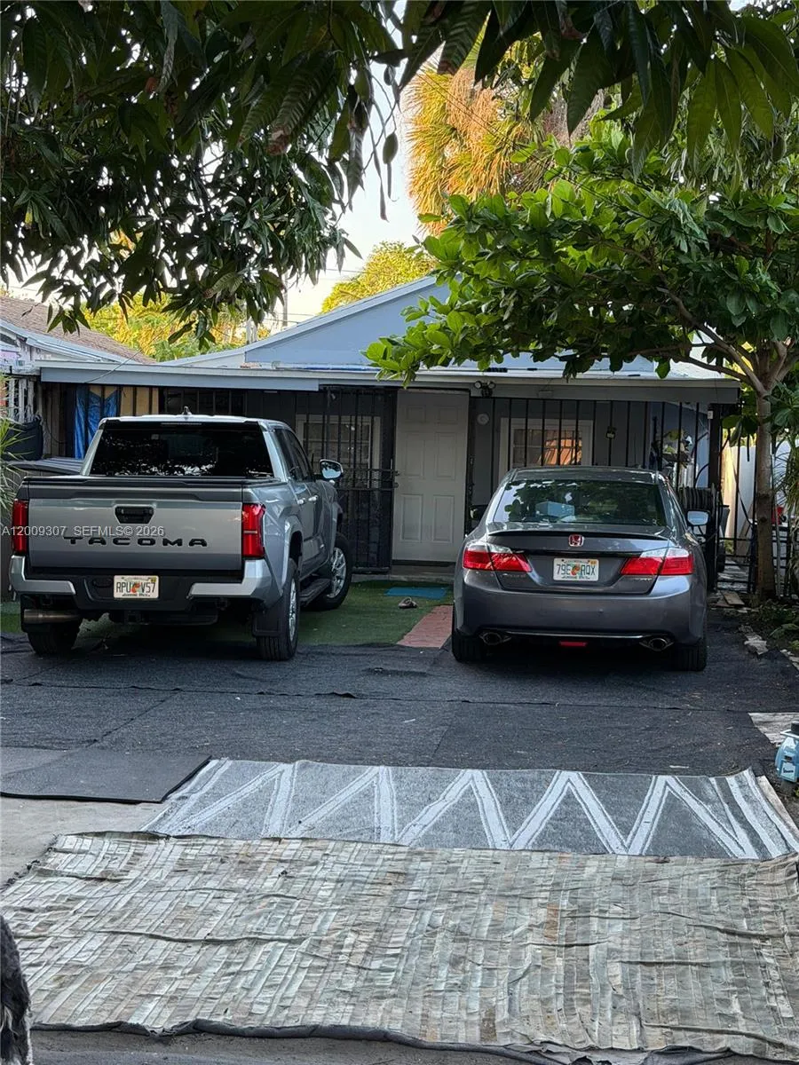 1111 Nw 26th St, Miami, Florida 33127, Miami, Florida 33127, ,Residential Income,For Sale,1111 Nw 26th St, Miami, Florida 33127,A12009307