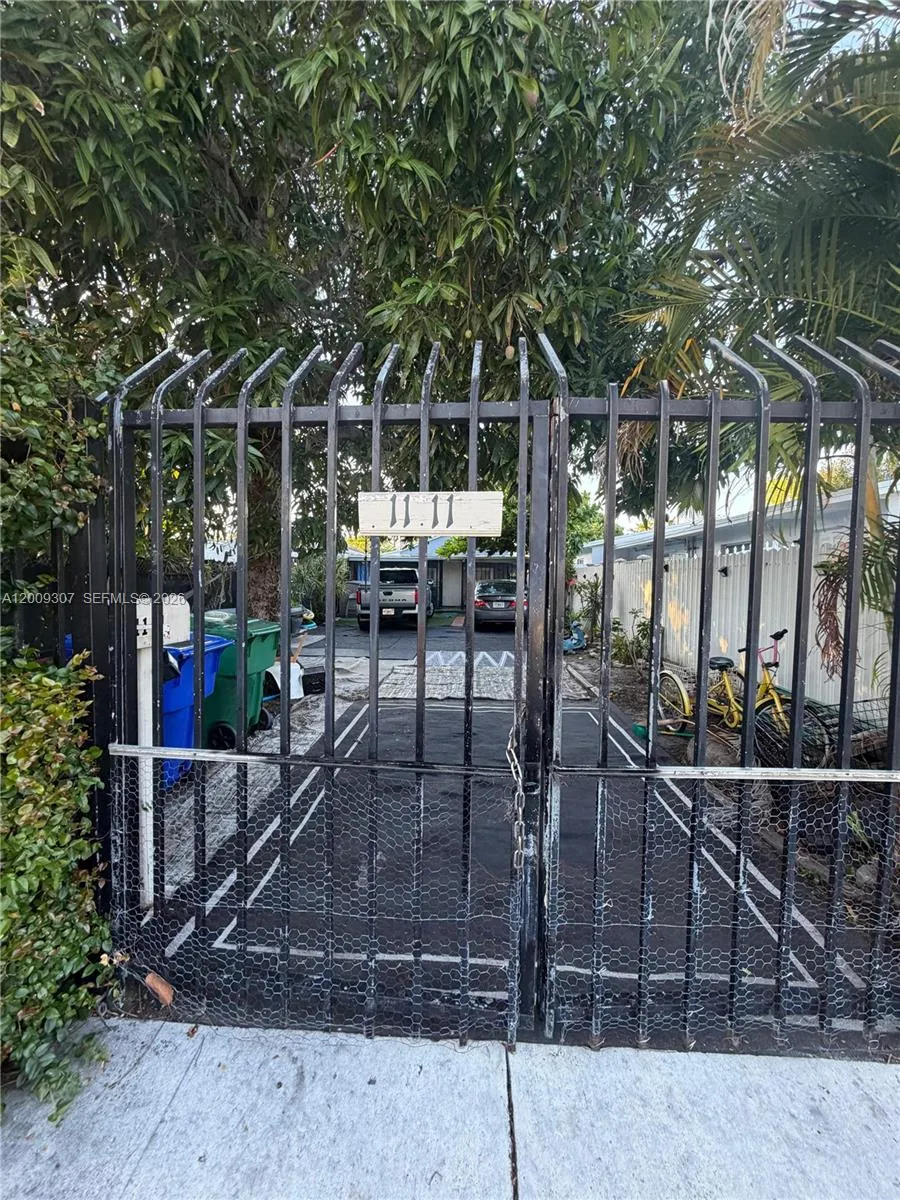 1111 Nw 26th St, Miami, Florida 33127, Miami, Florida 33127, ,Residential Income,For Sale,1111 Nw 26th St, Miami, Florida 33127,A12009307