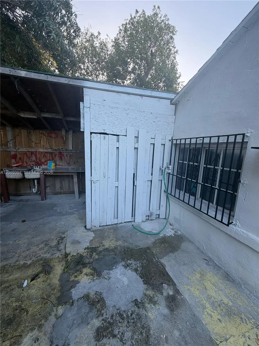 1111 Nw 26th St, Miami, Florida 33127, Miami, Florida 33127, ,Residential Income,For Sale,1111 Nw 26th St, Miami, Florida 33127,A12009307