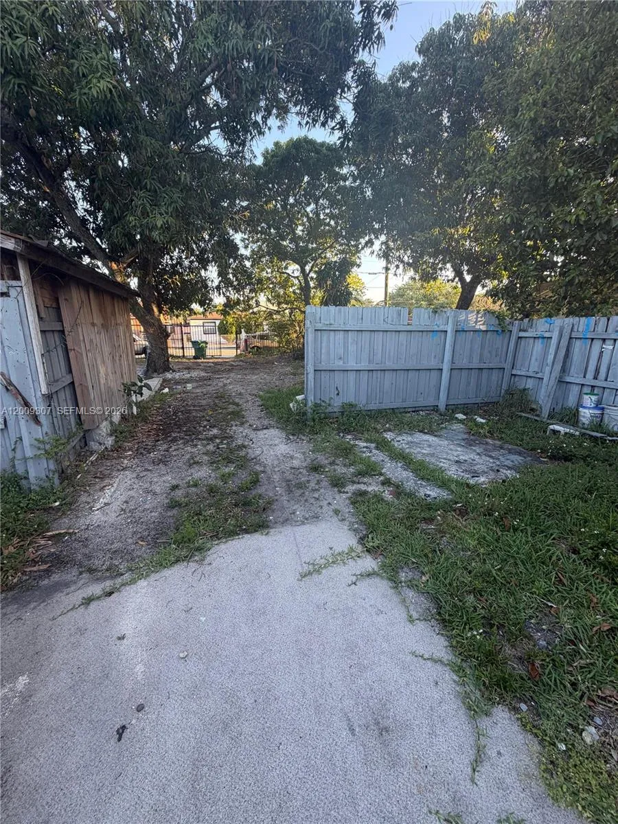 1111 Nw 26th St, Miami, Florida 33127, Miami, Florida 33127, ,Residential Income,For Sale,1111 Nw 26th St, Miami, Florida 33127,A12009307