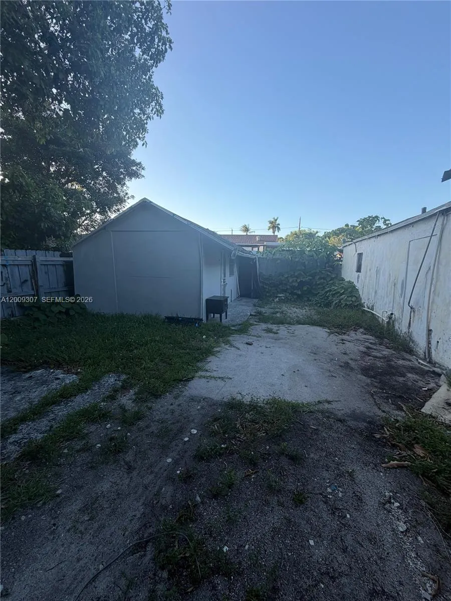 1111 Nw 26th St, Miami, Florida 33127, Miami, Florida 33127, ,Residential Income,For Sale,1111 Nw 26th St, Miami, Florida 33127,A12009307