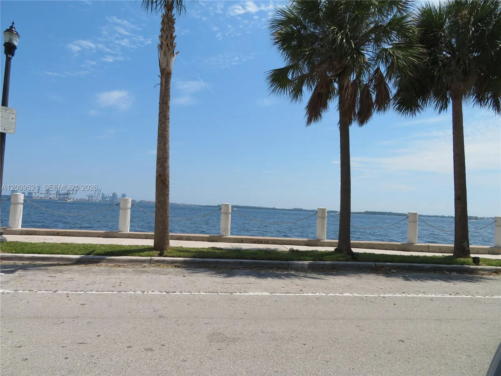 1408 Brickell Bay Dr 1002, Miami, Florida 33131, Miami, Florida 33131, 1 Bedroom Bedrooms, ,1 BathroomBathrooms,Residential Lease,For Rent,1408 Brickell Bay Dr 1002, Miami, Florida 33131,A12009521