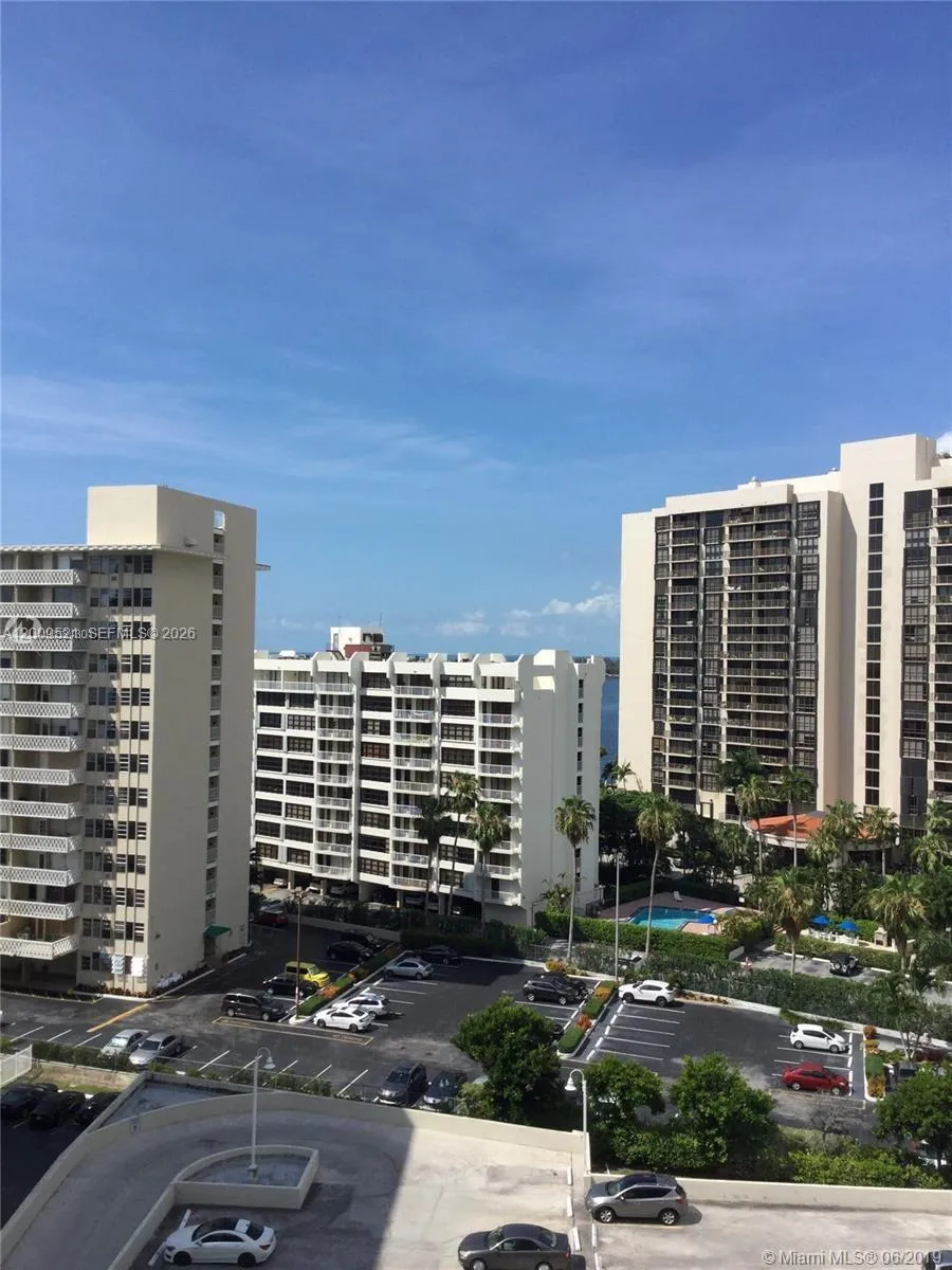 1408 Brickell Bay Dr 1002, Miami, Florida 33131, Miami, Florida 33131, 1 Bedroom Bedrooms, ,1 BathroomBathrooms,Residential Lease,For Rent,1408 Brickell Bay Dr 1002, Miami, Florida 33131,A12009521