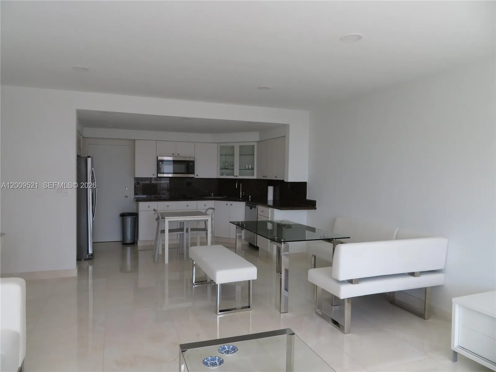 1408 Brickell Bay Dr 1002, Miami, Florida 33131, Miami, Florida 33131, 1 Bedroom Bedrooms, ,1 BathroomBathrooms,Residential Lease,For Rent,1408 Brickell Bay Dr 1002, Miami, Florida 33131,A12009521