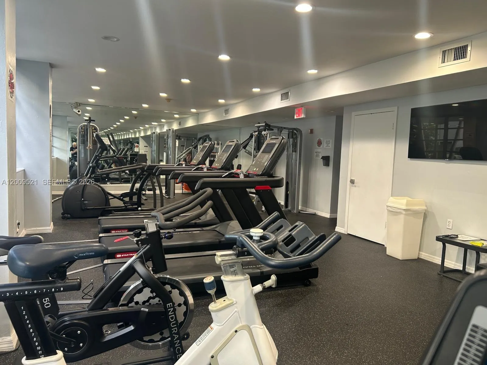 1408 Brickell Bay Dr 1002, Miami, Florida 33131, Miami, Florida 33131, 1 Bedroom Bedrooms, ,1 BathroomBathrooms,Residential Lease,For Rent,1408 Brickell Bay Dr 1002, Miami, Florida 33131,A12009521