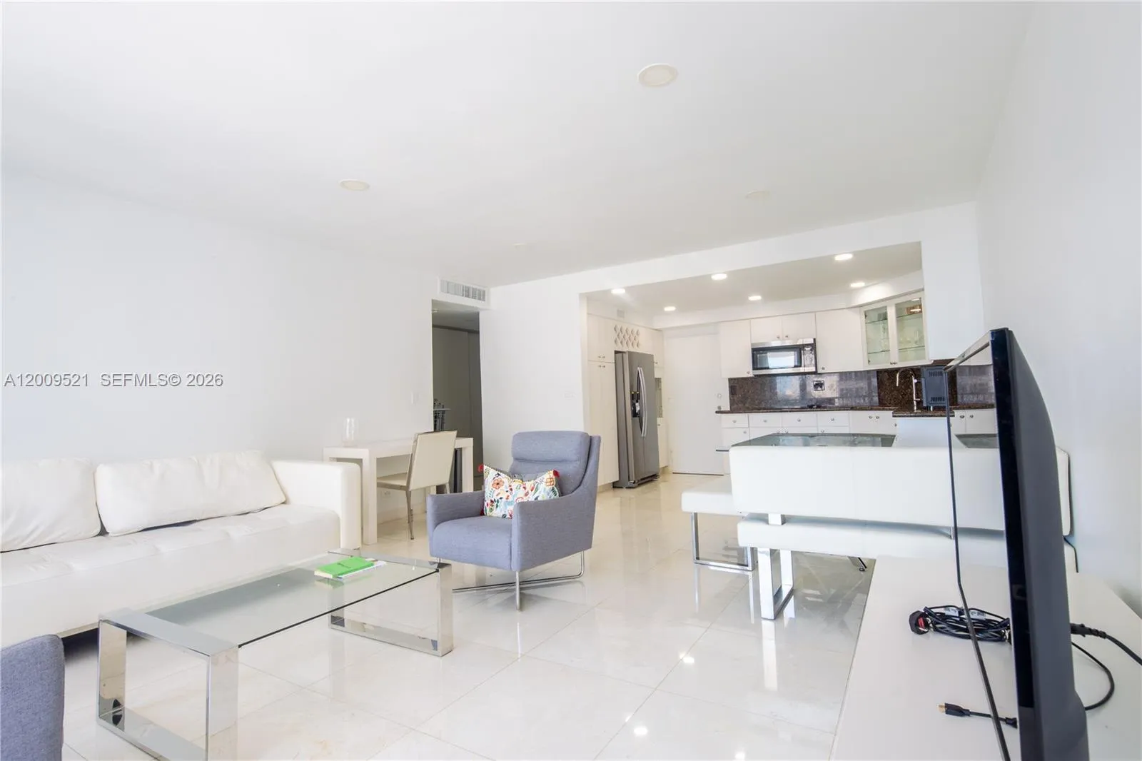 1408 Brickell Bay Dr 1002, Miami, Florida 33131, Miami, Florida 33131, 1 Bedroom Bedrooms, ,1 BathroomBathrooms,Residential Lease,For Rent,1408 Brickell Bay Dr 1002, Miami, Florida 33131,A12009521