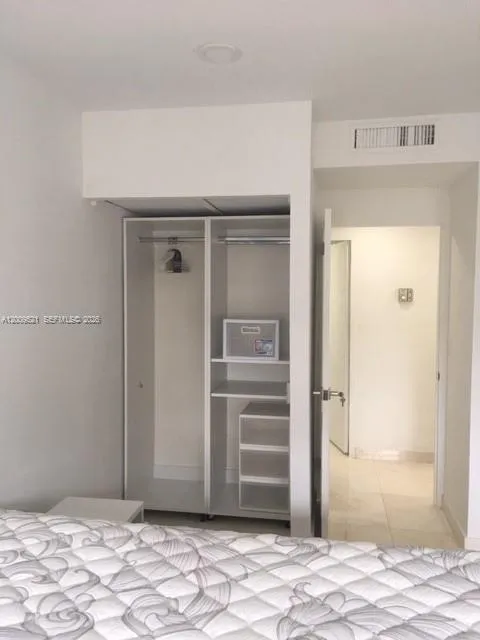 1408 Brickell Bay Dr 1002, Miami, Florida 33131, Miami, Florida 33131, 1 Bedroom Bedrooms, ,1 BathroomBathrooms,Residential Lease,For Rent,1408 Brickell Bay Dr 1002, Miami, Florida 33131,A12009521