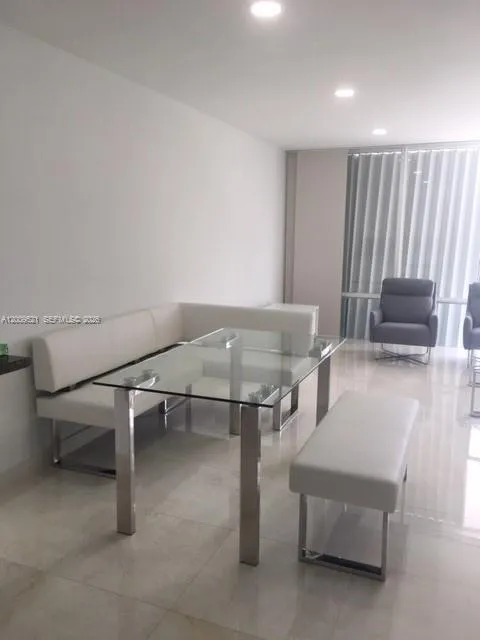 1408 Brickell Bay Dr 1002, Miami, Florida 33131, Miami, Florida 33131, 1 Bedroom Bedrooms, ,1 BathroomBathrooms,Residential Lease,For Rent,1408 Brickell Bay Dr 1002, Miami, Florida 33131,A12009521