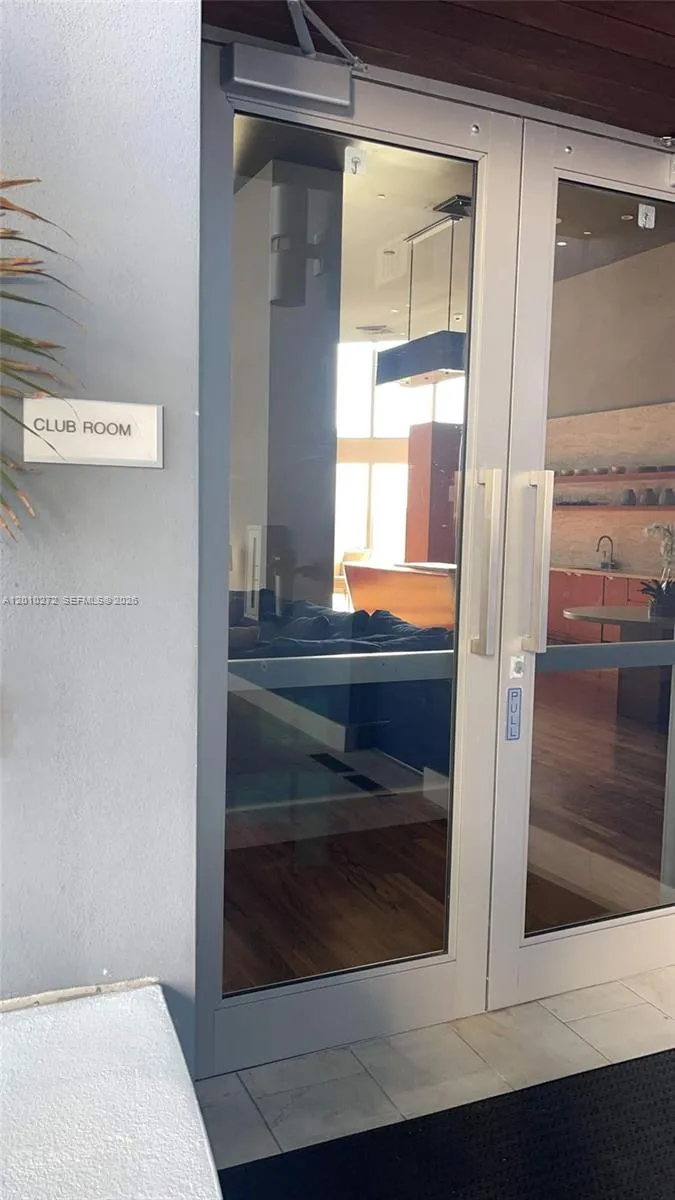 1300 Brickell Bay Dr 3400, Miami, Florida 33131, Miami, Florida 33131, 2 Bedrooms Bedrooms, ,1 BathroomBathrooms,Residential Lease,For Rent,1300 Brickell Bay Dr 3400, Miami, Florida 33131,A12010272