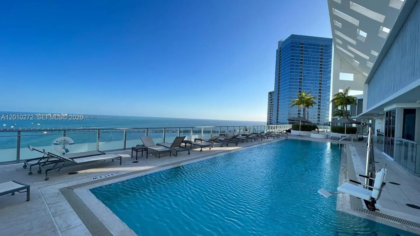 1300 Brickell Bay Dr 3400, Miami, Florida 33131, Miami, Florida 33131, 2 Bedrooms Bedrooms, ,1 BathroomBathrooms,Residential Lease,For Rent,1300 Brickell Bay Dr 3400, Miami, Florida 33131,A12010272