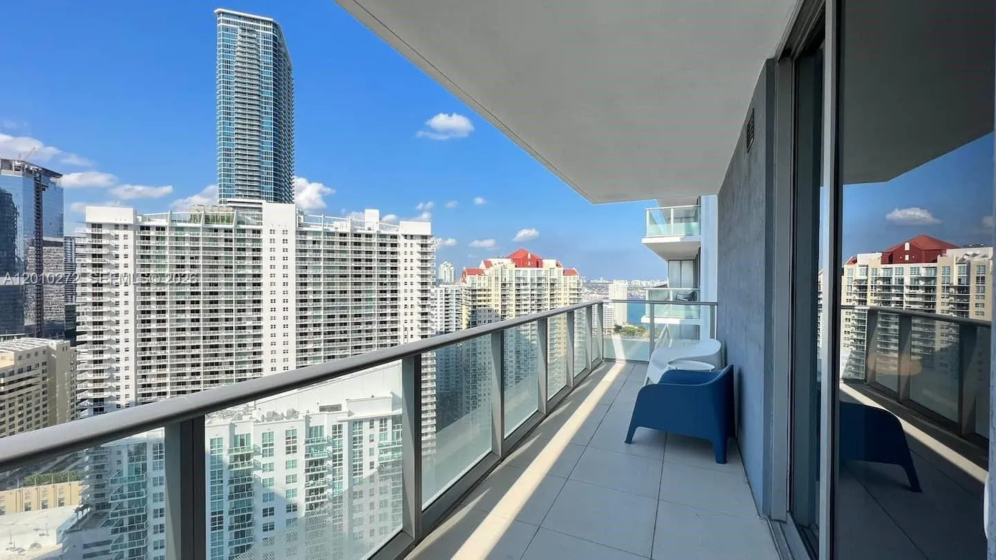1300 Brickell Bay Dr 3400, Miami, Florida 33131, Miami, Florida 33131, 2 Bedrooms Bedrooms, ,1 BathroomBathrooms,Residential Lease,For Rent,1300 Brickell Bay Dr 3400, Miami, Florida 33131,A12010272