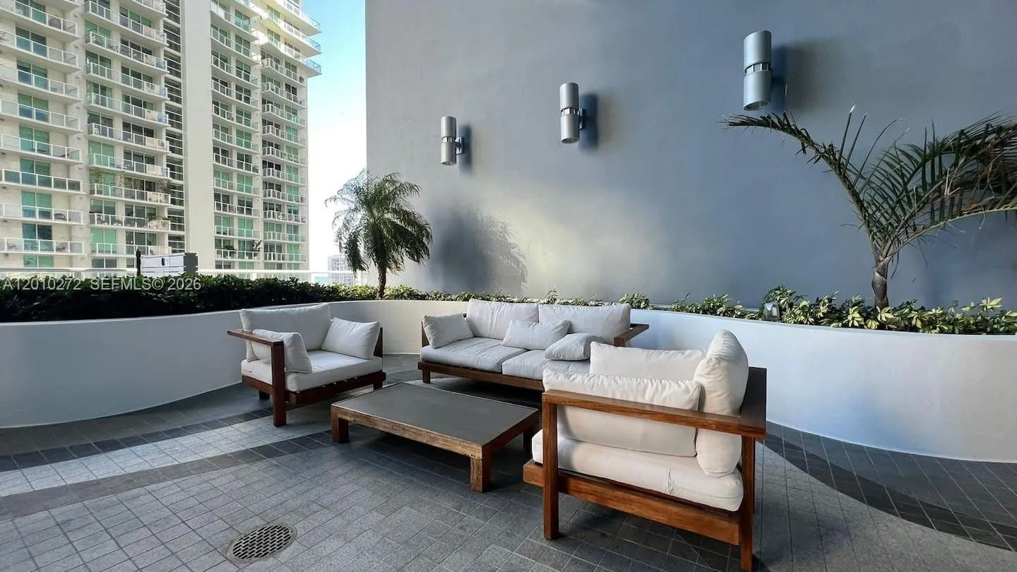 1300 Brickell Bay Dr 3400, Miami, Florida 33131, Miami, Florida 33131, 2 Bedrooms Bedrooms, ,1 BathroomBathrooms,Residential Lease,For Rent,1300 Brickell Bay Dr 3400, Miami, Florida 33131,A12010272